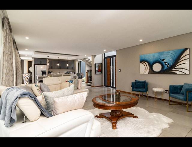 4 BEDROOM HOUSE FOR SALE IN SALT ROCK